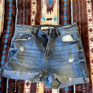 Cut off jeans